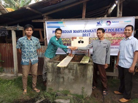 Mantap : Tim Pengabdian Polbeng Beri Bantuan Mesin Tetas Telur Puyuh ke Masyarakat